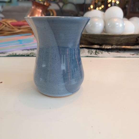 Two-Tone Ceramic Vase - Picture 5 of 15